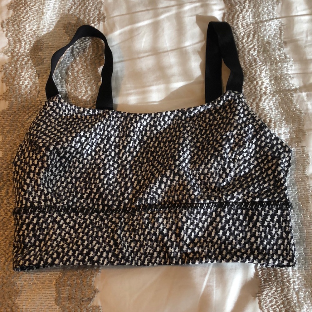 Lululemon sports bra size 4